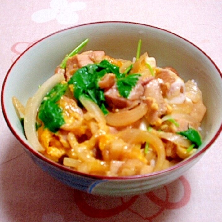 つゆの素で簡単おやこ丼